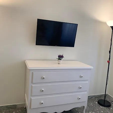 Milvius Apartment *