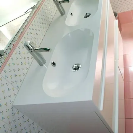 Milvius Apartment *